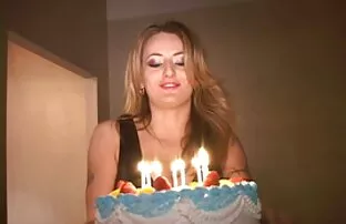 XXX Tre film porno gratis italiane giovani ragazze belle per un ragazzo baby shower acqua