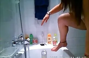 XXX Una donna scopa un video porno italiani da scaricare gratis sonno buco del culo con un vibratore mantiene le labbra