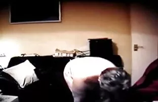 XXX Un truffatore inserisce un dildo film porno italiani gratis amatoriali nella gola di un magro di una ragazza e sua sorella in una figa bagnata