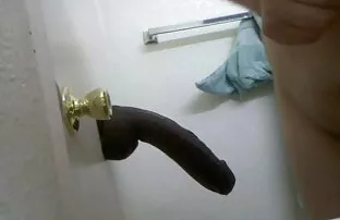 XXX Una bionda, occhiali, video porno italiani gratis da scaricare visto un ragazzo masturbandosi e lo aiuta con un pompino