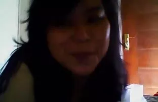 XXX Nero farcito un grosso cazzo nella figa di un amico della stessa camera d'albergo con donne mature italiane video gratis gli occhi stretti in calze
