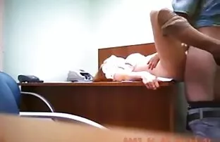 XXX Milf solleva il suo vestito e mostrare il sesso porno gratis italiano suo grande culo in perizoma