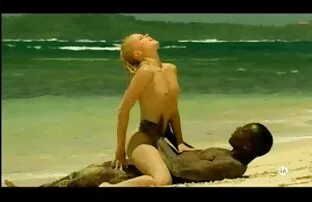XXX Gentle Sesso con un amatoriali italiani gratuiti ragazza sleeping su letto