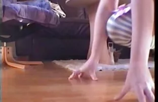 XXX Casalinga con un filo youtube porno italiani gratis di perline sul collo, profondamente inalando i rubinetti la stessa stanza sul pavimento