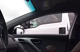 XXX Nuotatore Nicolas auto accarezzare e applicare olio sulla video hard gratis italiani amatoriali pelle