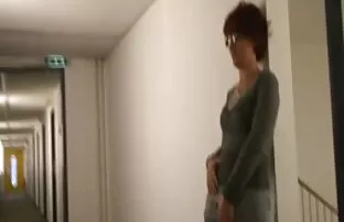 XXX Tatuato ragazza chiedere il suo video sexi italiani gratis strap on