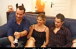XXX Curvy bellezza succhia un grosso cazzo pornoitaliano video gratis